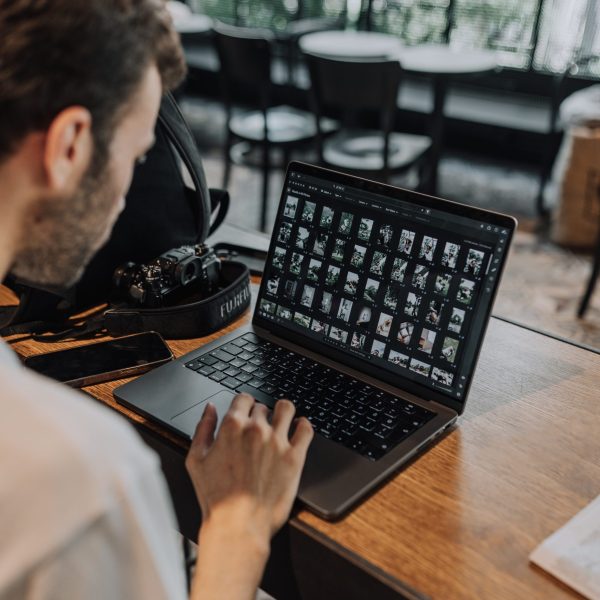 pexels-ahmed-ツ-17564426 Laptop